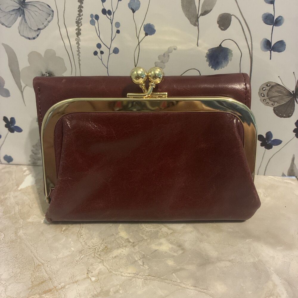 Hobo International RED ROBIN LEATHER WALLET  Very Soft.
